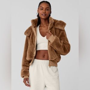 Alo Yoga Faux Fur Foxy Jacket - Toasted Almond - Small